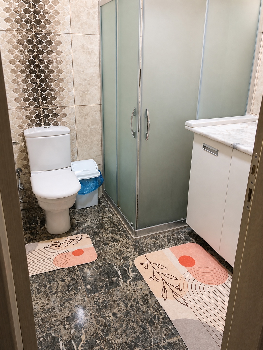 Banyo — Evde iki ayrı banyo bulunur
